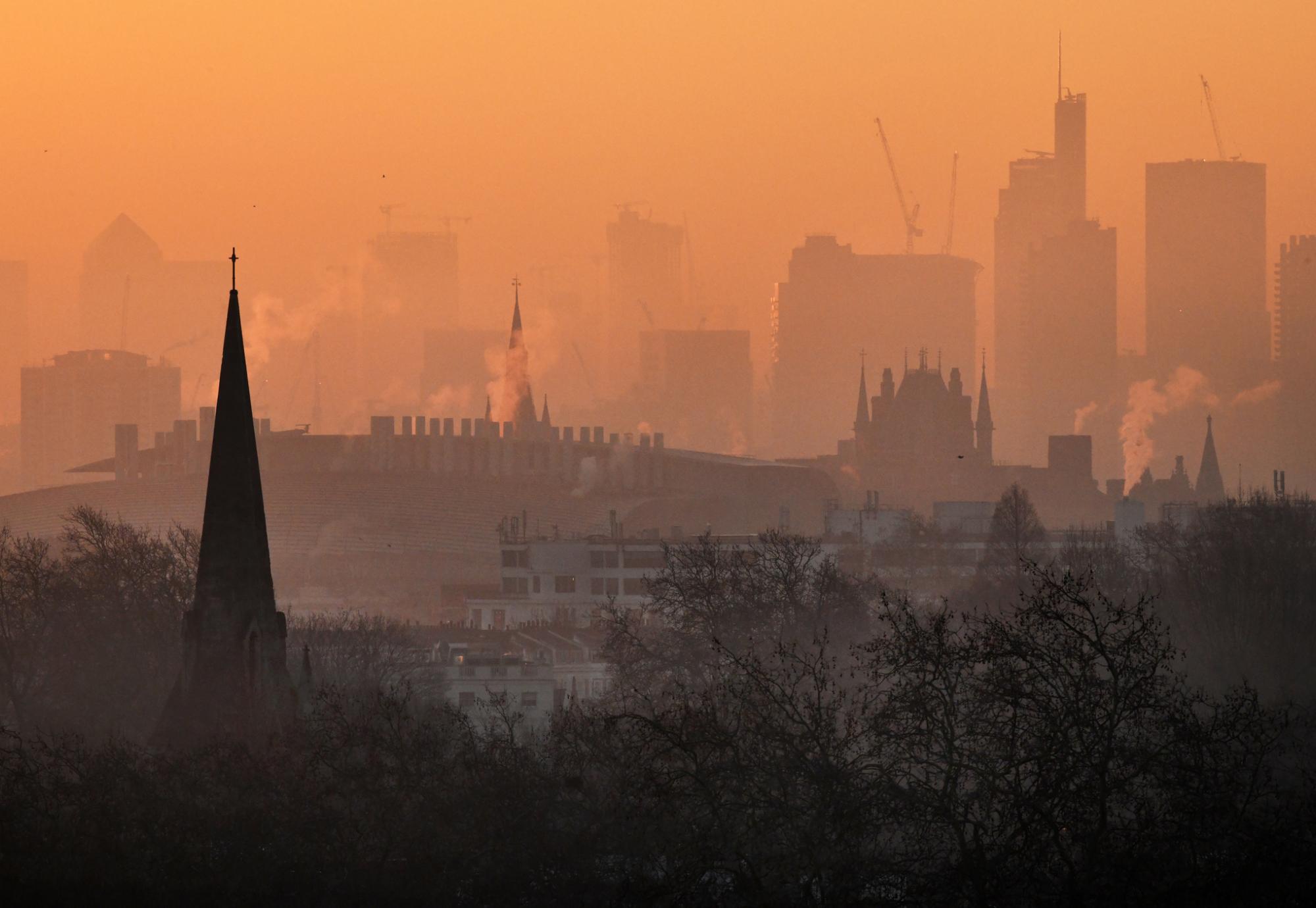 London with poor air quality 