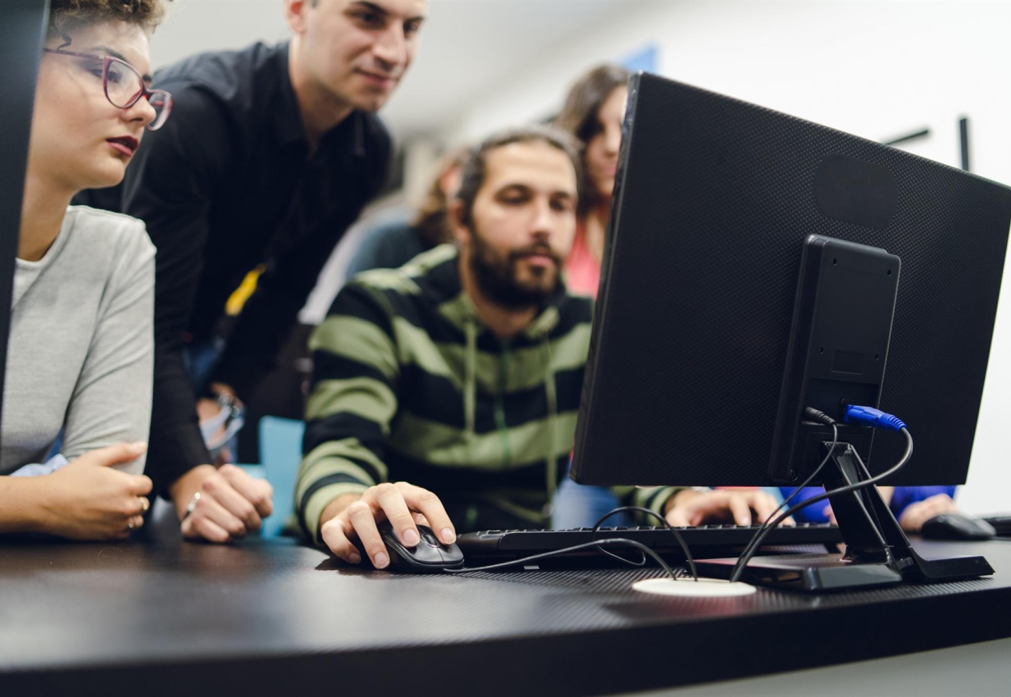 Students learning on the computer 