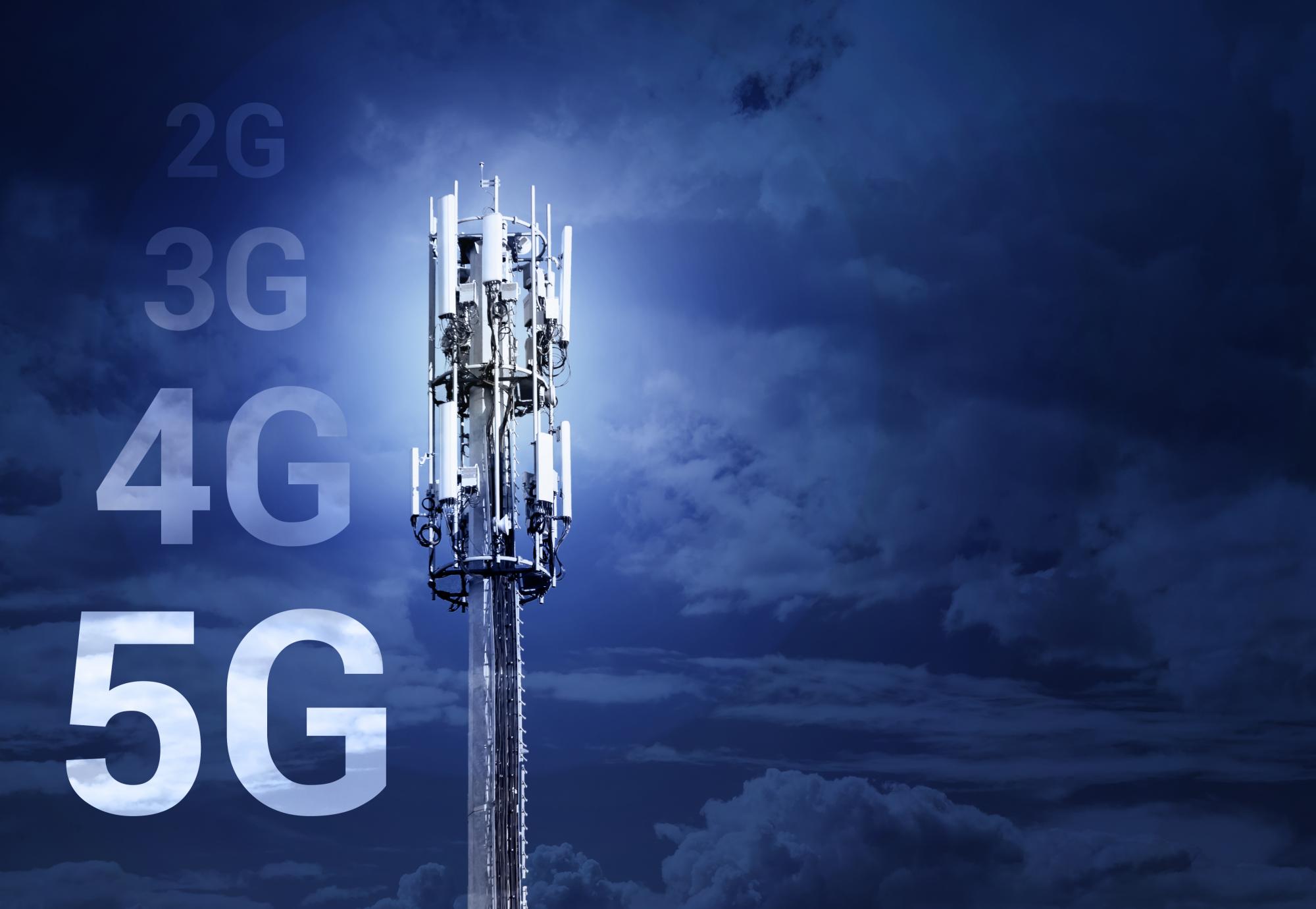 Mobile telephone  mast with 5G text