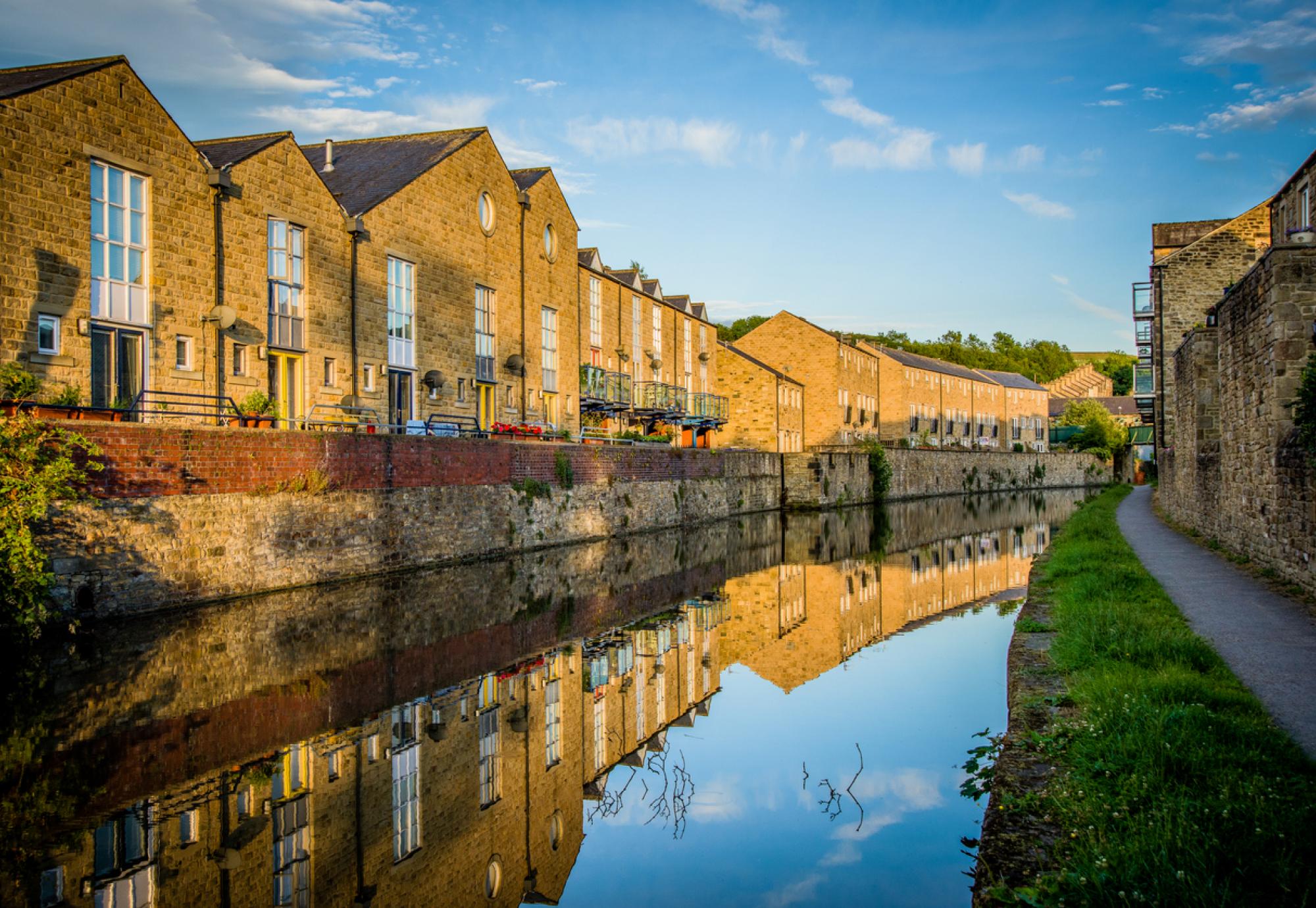 View of the Leeds-Liverpool canal running through Skipton, North Yorkshire