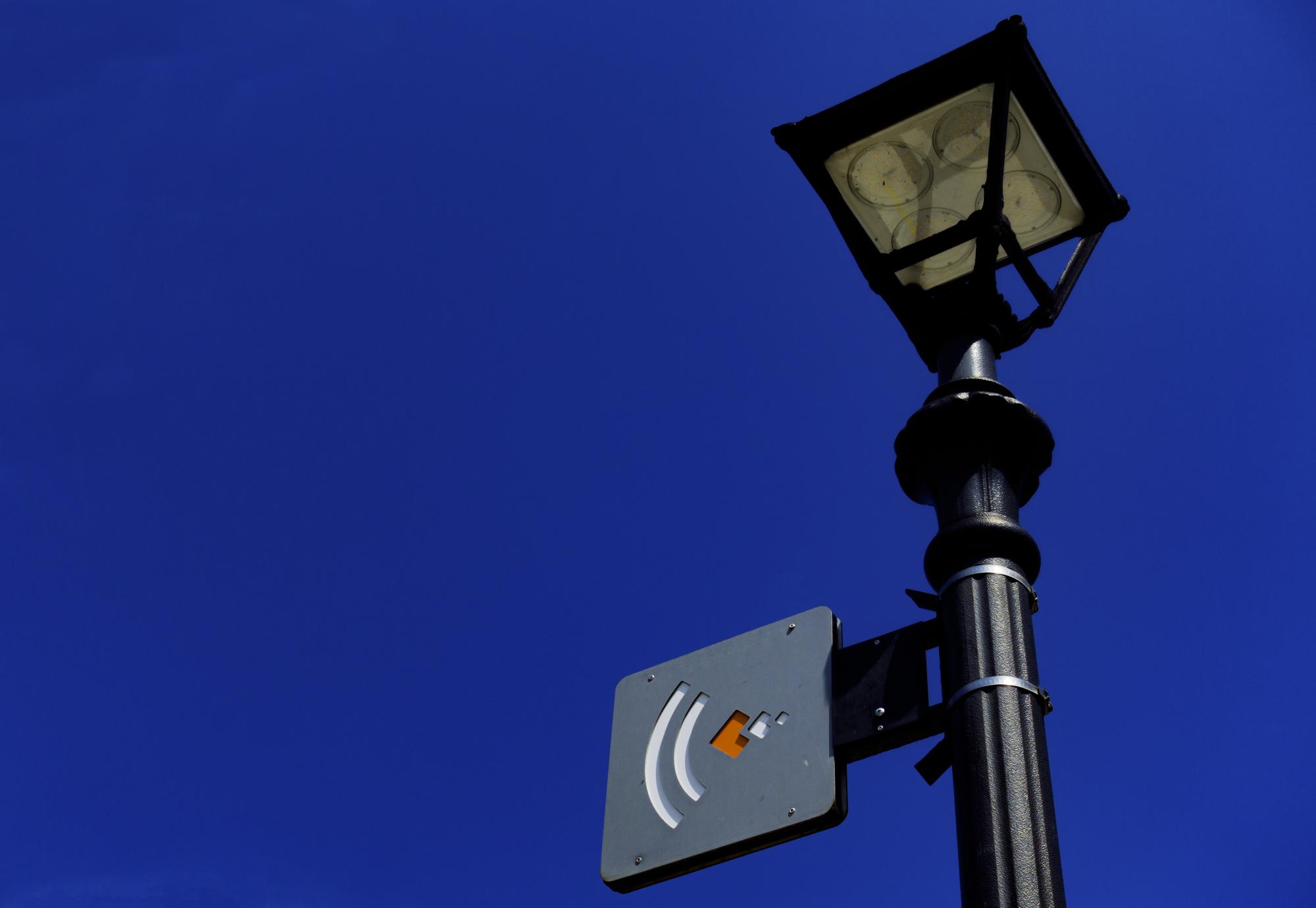 Smart lamppost