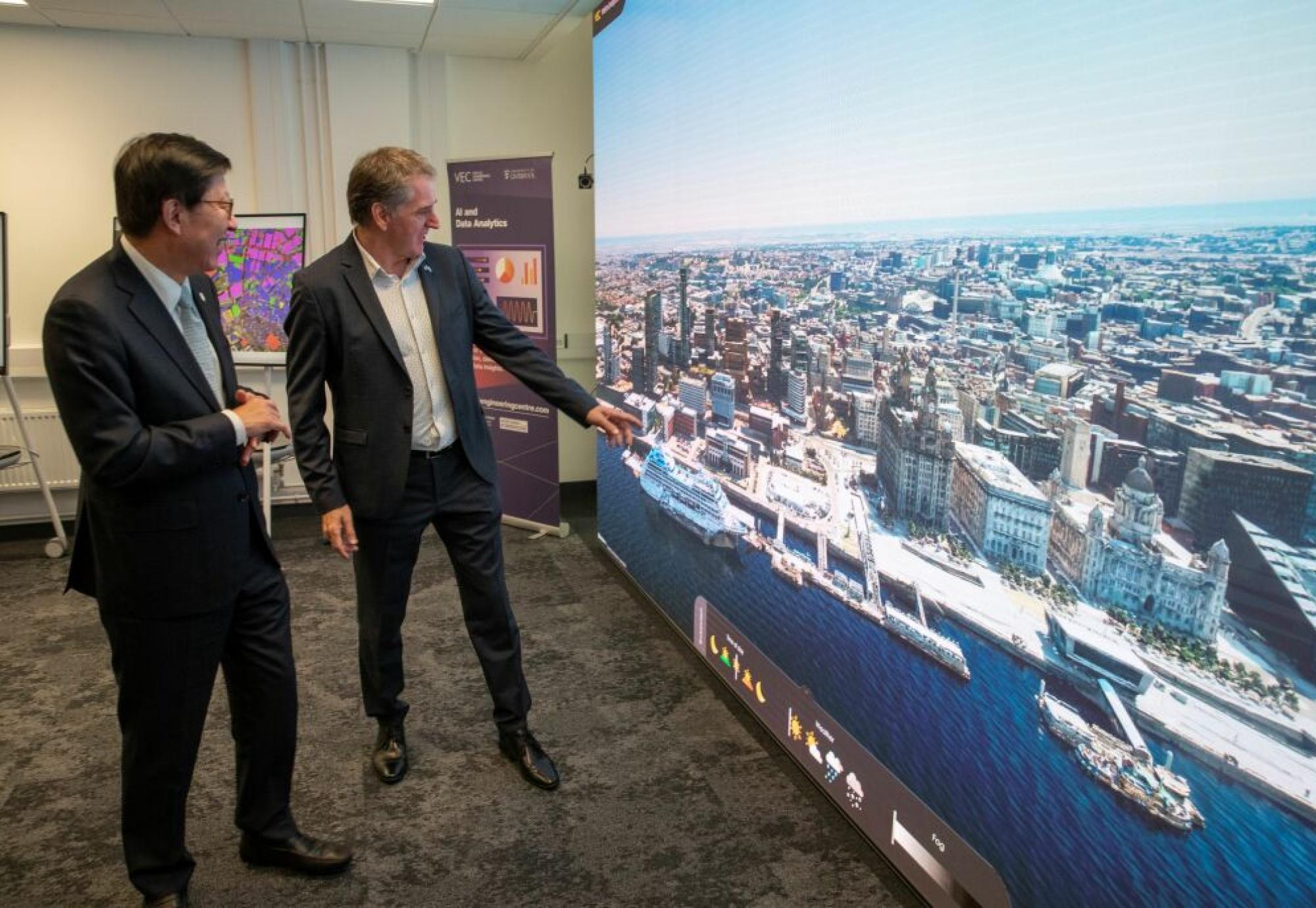 Mayor Steve Rotheram with Mayor of Busan