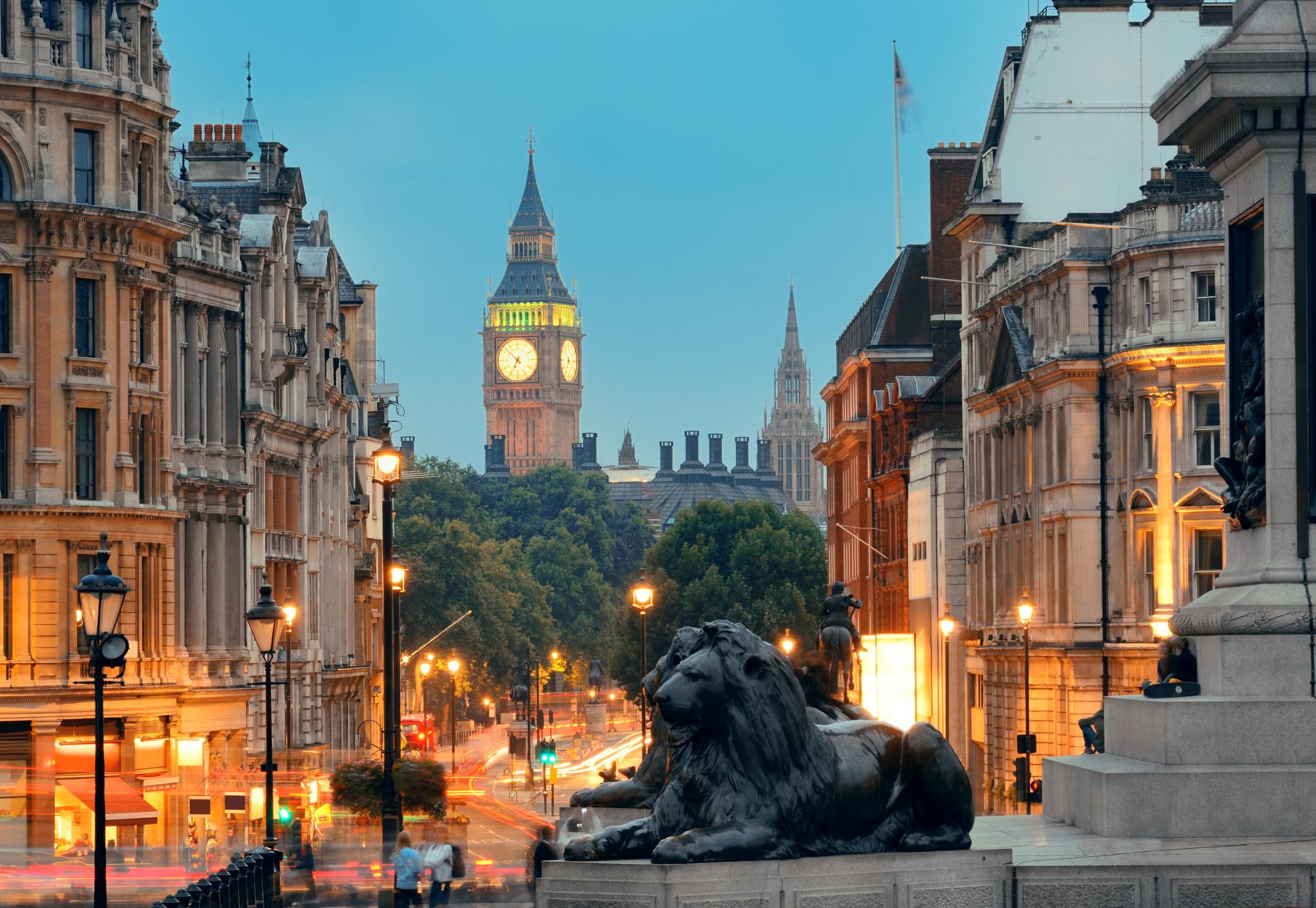 London's Trafalgar Square at night