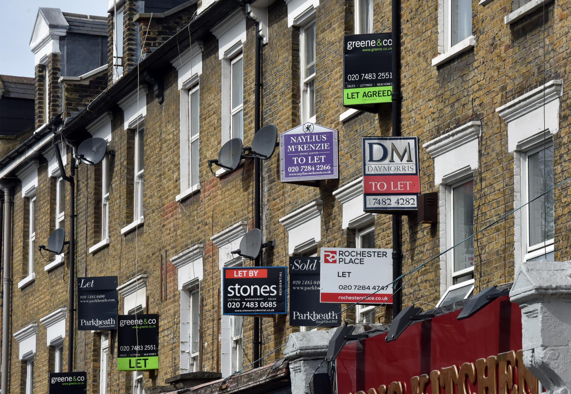 Rent signs in London