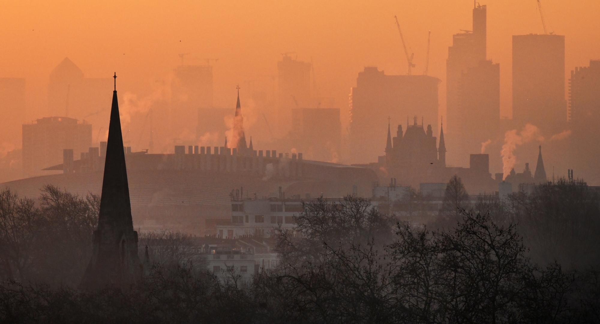 London with poor air quality 