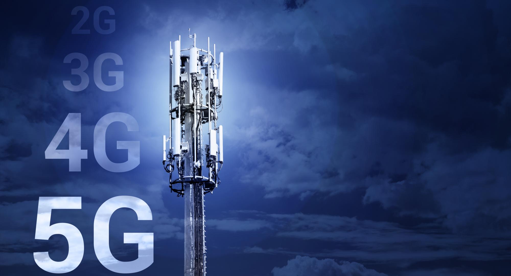 Mobile telephone mast with 5G text