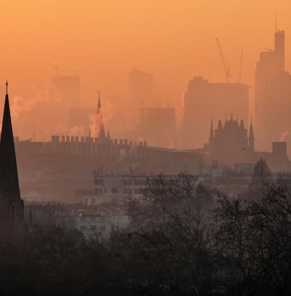 London with poor air quality 