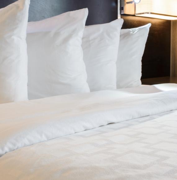 Hotel pillows and bedding