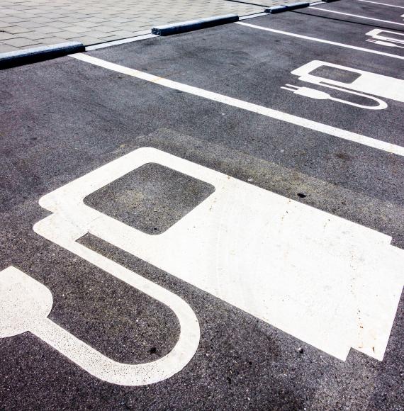Electric vehicle charging spot
