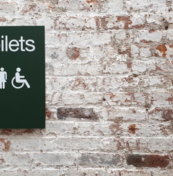 Toilets sign