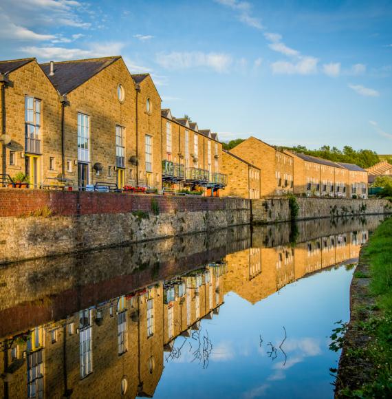 View of the Leeds-Liverpool canal running through Skipton, North Yorkshire