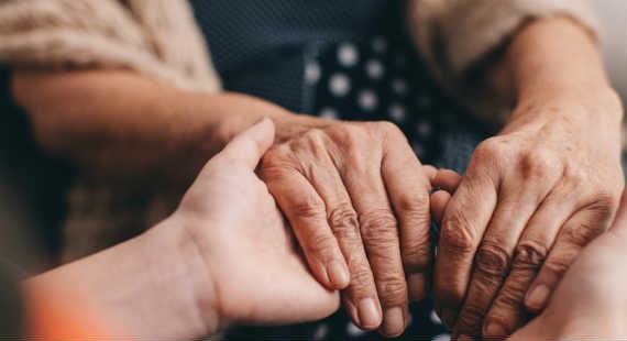 Supporting-older-people-570-x-310 Supporting-older-people-570-x-310